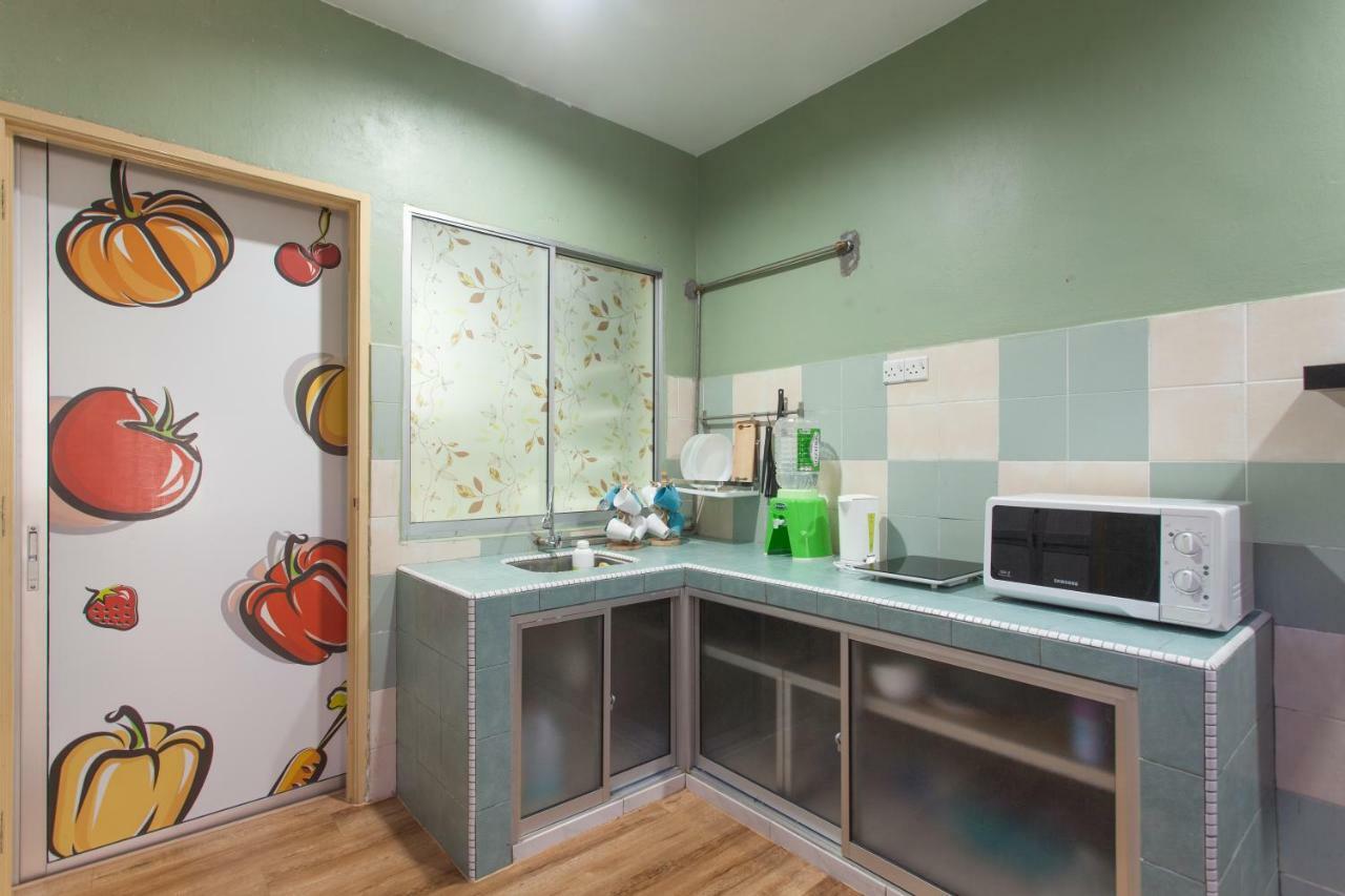 Gunung View Homestay 10 To 12 Pax Near Sunway Tambun Ipoh Eksteriør billede