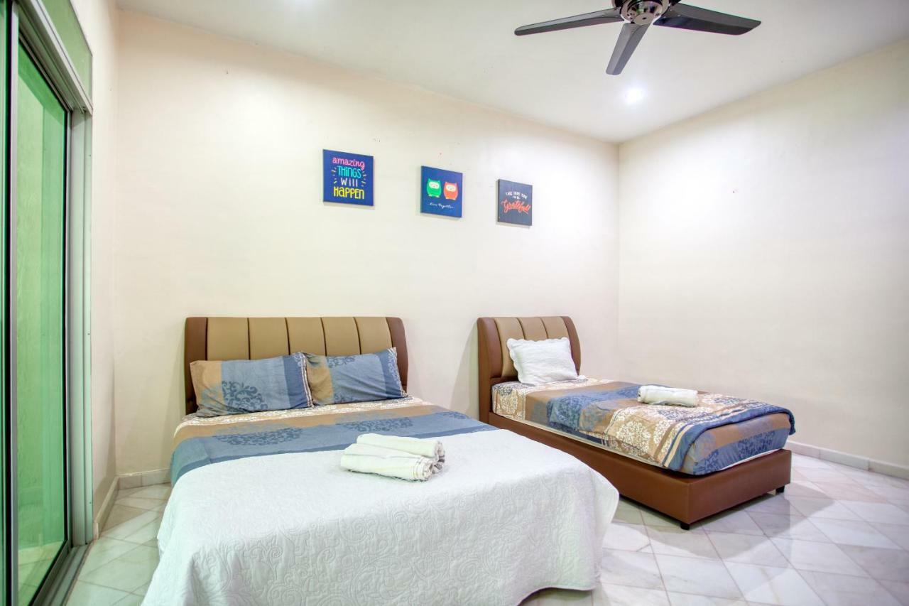 Gunung View Homestay 10 To 12 Pax Near Sunway Tambun Ipoh Eksteriør billede